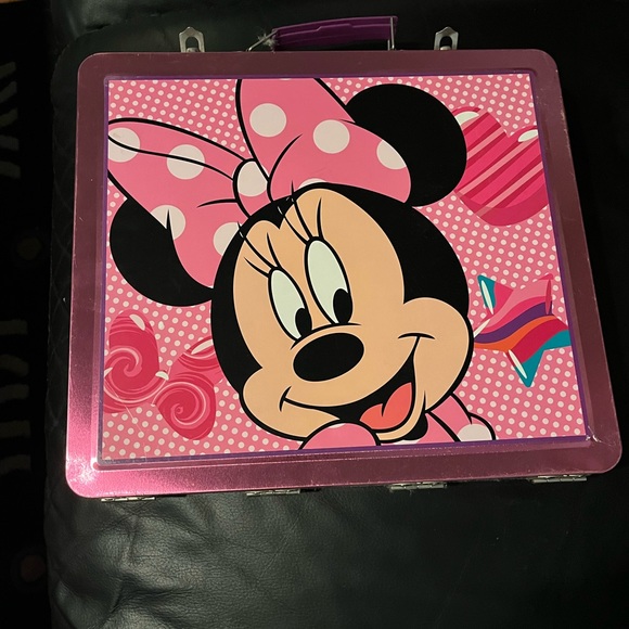 Disney Bundle 2 art sets one 3 tier art set 1 Minnie Mouse art set& sunglas bund - Picture 4 of 15